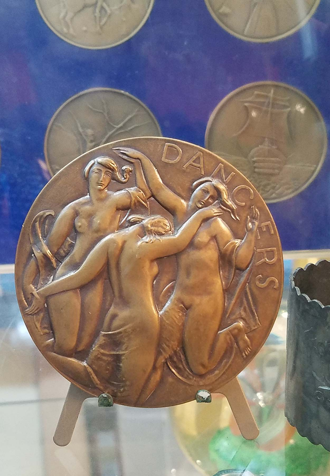 ManArtsAntiquesCenter_Pendant